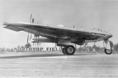 The Forgotten Flying Wing: How the Northrop XB-35’s Radical 1940s Design Was Doomed by Mechanical Nightmares—Yet Its Secret Technology Revolutionized Future Bombers! Discover the Shocking Connection Between This Canceled Beast and Today’s B-2 Stealth Bomber