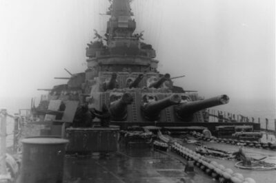 Unbelievable Power at Sea: Rare Photo Captures USS Alabama’s Superstructure Steaming Through the Atlantic in 1943—How This Legendary Battleship Earned Nine Battle Stars and Became a WWII Icon! Discover the Untold Stories Behind Her Fearless Missions!