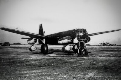 The Junkers Ju 287: The Heavy Jet Bomber with a Mysterious Past – How the Unfinished V-2 Prototype Was Secretly Transformed by the Soviets into the EF-131 Bomber in 1945!