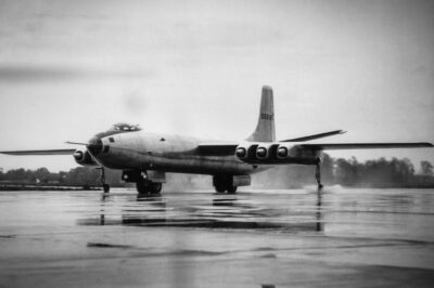 The Revolutionary Jet That Changed Everything: The Bizarre Martin XB-48 and Its Strange Bicycle-Style Landing Gear Stunned Engineers—Why The Wings Were Too Thin for Regular Wheels, How Outrigger “Stabilizers” on the Wings Prevented Disaster, and the Untold Story Behind the Experimental Design That Challenged Aviation’s Rules and Left Test Pilots Holding Their Breath Every Landing!