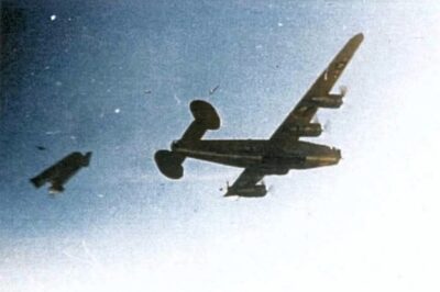 Disaster in the Skies: Mystery Surrounds B-24 Bomber’s Catastrophic Wing Explosion—Unknown Date and Location Leave Experts Baffled! What Happened to the Crew and How Did This Tragic Mid-Air Incident Unfold? The Untold Story Behind One of WWII’s Most Haunting Aviation Accidents.