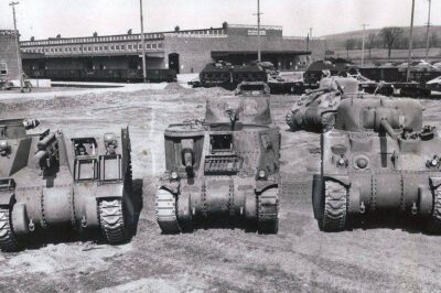 American technology: M7 howitzer tanks M3 Lee and M4 Sherman at the plant in Detroit, in 1943