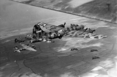 Boeing B-17F with a unique camouflage (306th Bomb Gr.), Thurleigh, Bedfordshire, England, 1943