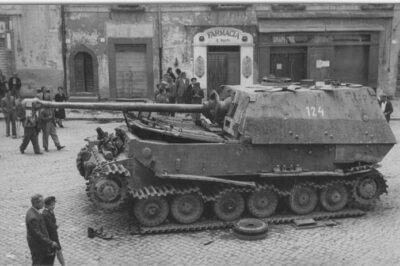A knocked out Elefant tank hunter ‘Panzerjager’; Soriano, Italy; June 1944.