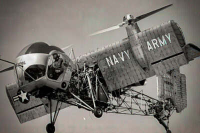 The VZ-2 was one of the world’s first successful tiltwing aircraft. Unlike modern tiltrotors (like the V-22 Osprey), the VZ-2’s entire wing tilted to transition between vertical and horizontal flight modes. This allowed it to take off and land vertically, like a helicopter, and fly forward at high speeds like a conventional aircraft.